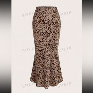 Leopard print skirt
